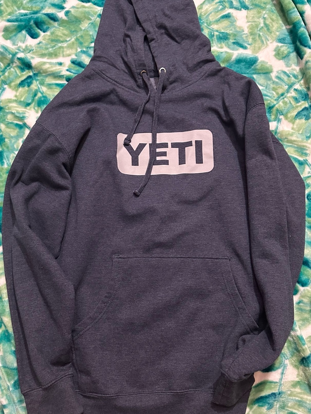 Yeti Hoodie,L